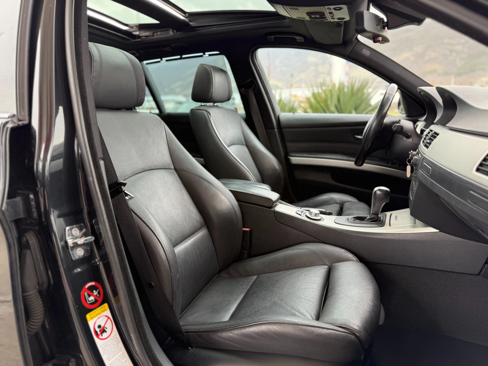 BMW 330 M Pack/Panorama, снимка 15 - Автомобили и джипове - 53894442