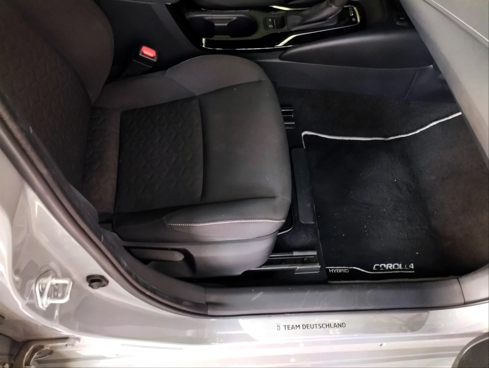 Toyota Corolla 2.0 TS, снимка 11 - Автомобили и джипове - 54158171