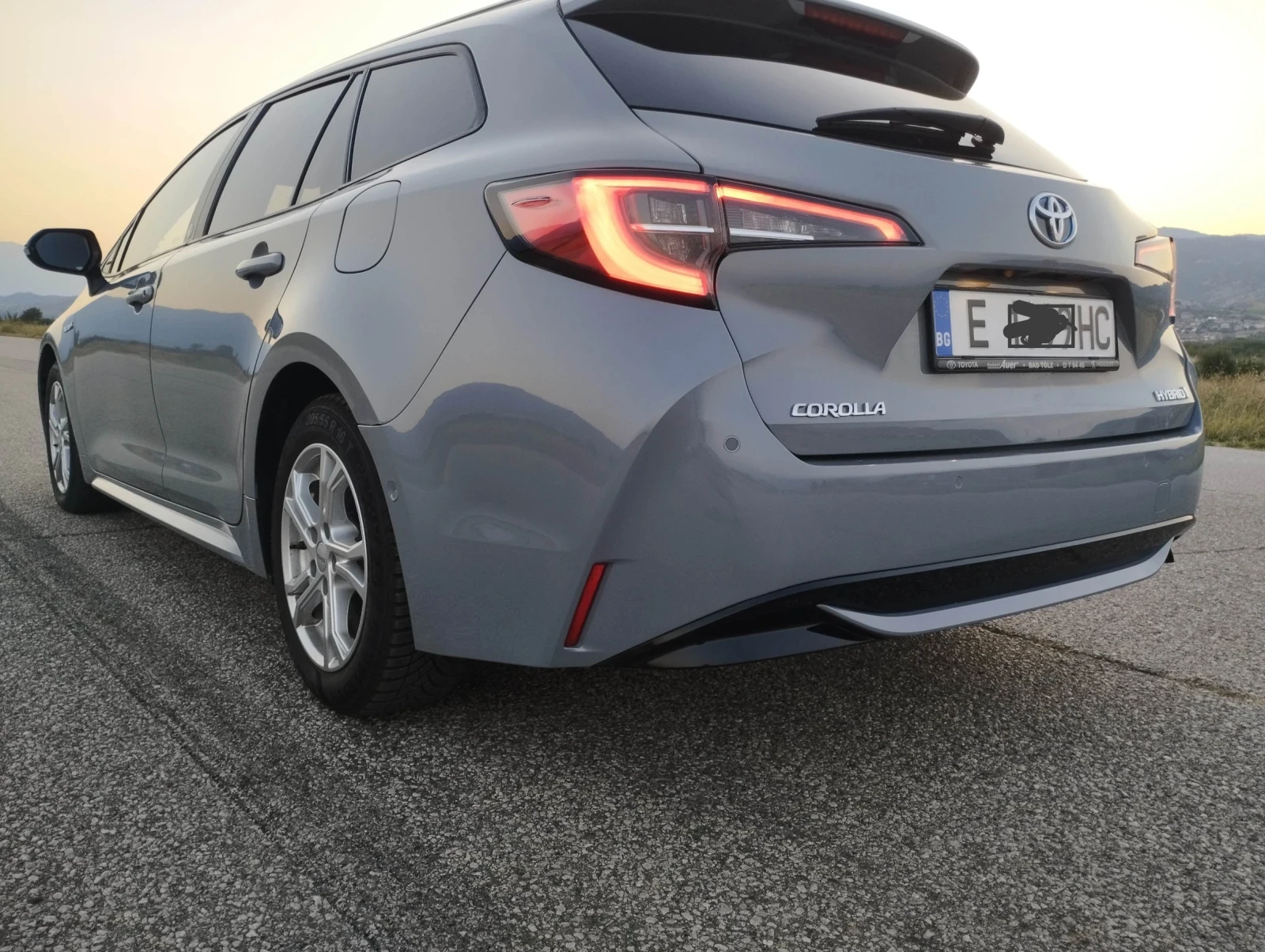 Toyota Corolla 2.0 TS, снимка 3 - Автомобили и джипове - 54158171