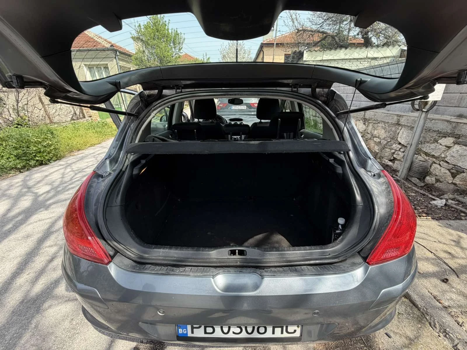 Peugeot 308 1, 6 benzin, снимка 12 - Автомобили и джипове - 54236076