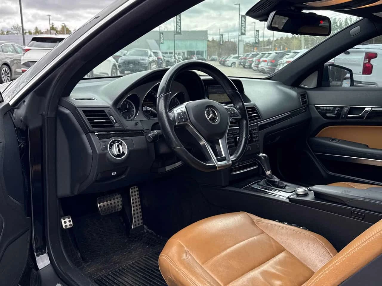 Mercedes-Benz E 350 4MATIC * ГЛАВНО ПРЕДСТАВИТЕЛСТВО НА AUDI* , снимка 7 - Автомобили и джипове - 54397692