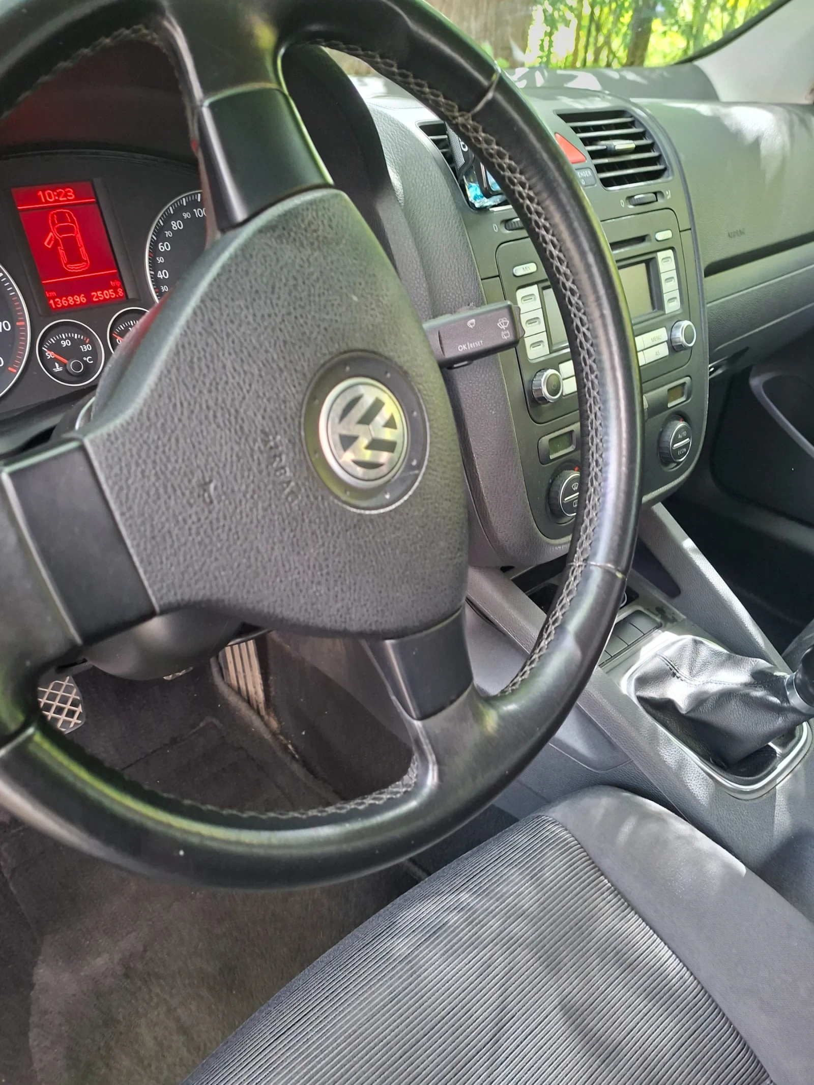 VW Golf, снимка 8 - Автомобили и джипове - 54671088