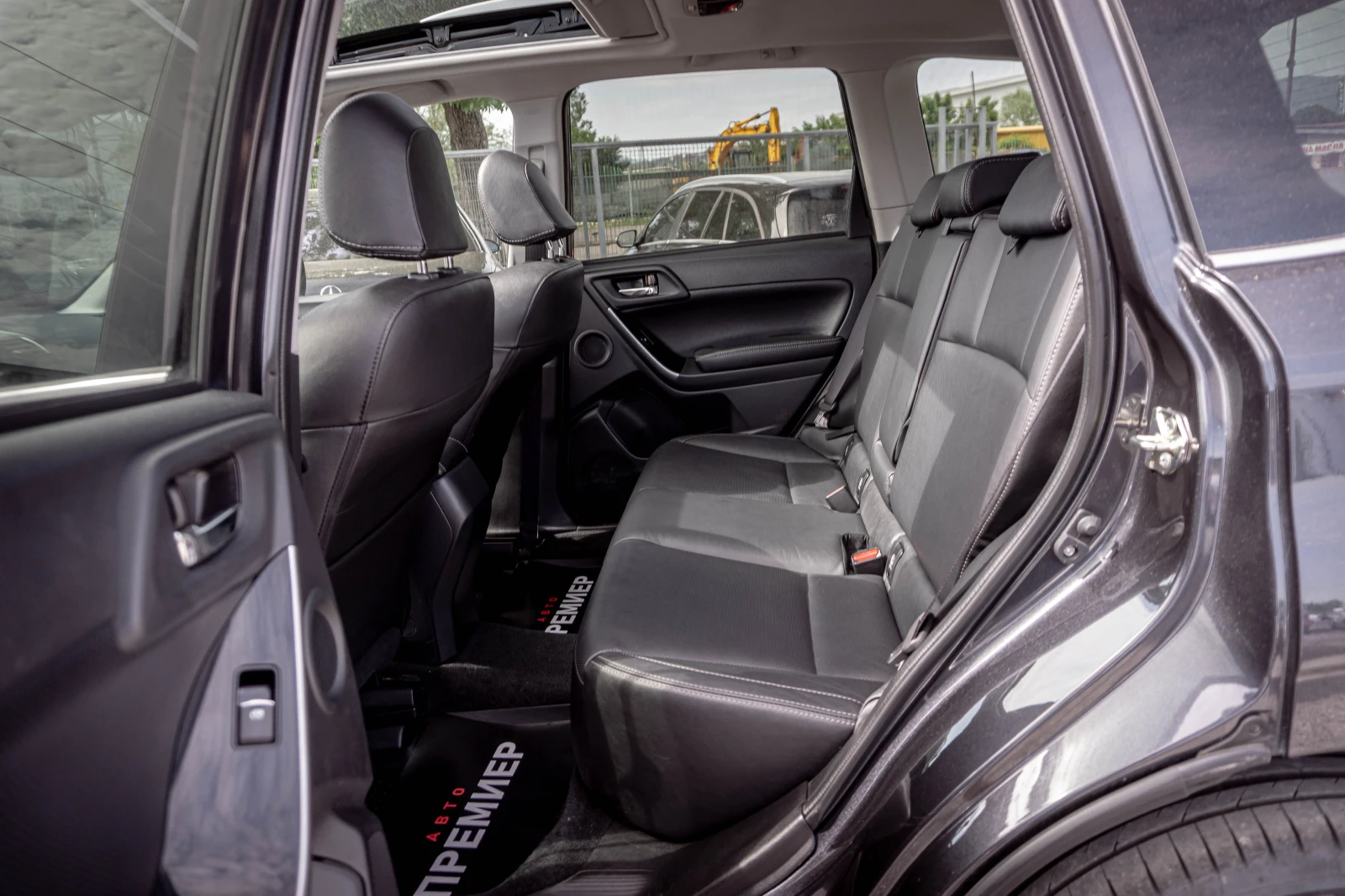 Subaru Forester 2.0D-147hp-4X4-РЕГИСТРИРАНА!, снимка 13 - Автомобили и джипове - 54749505