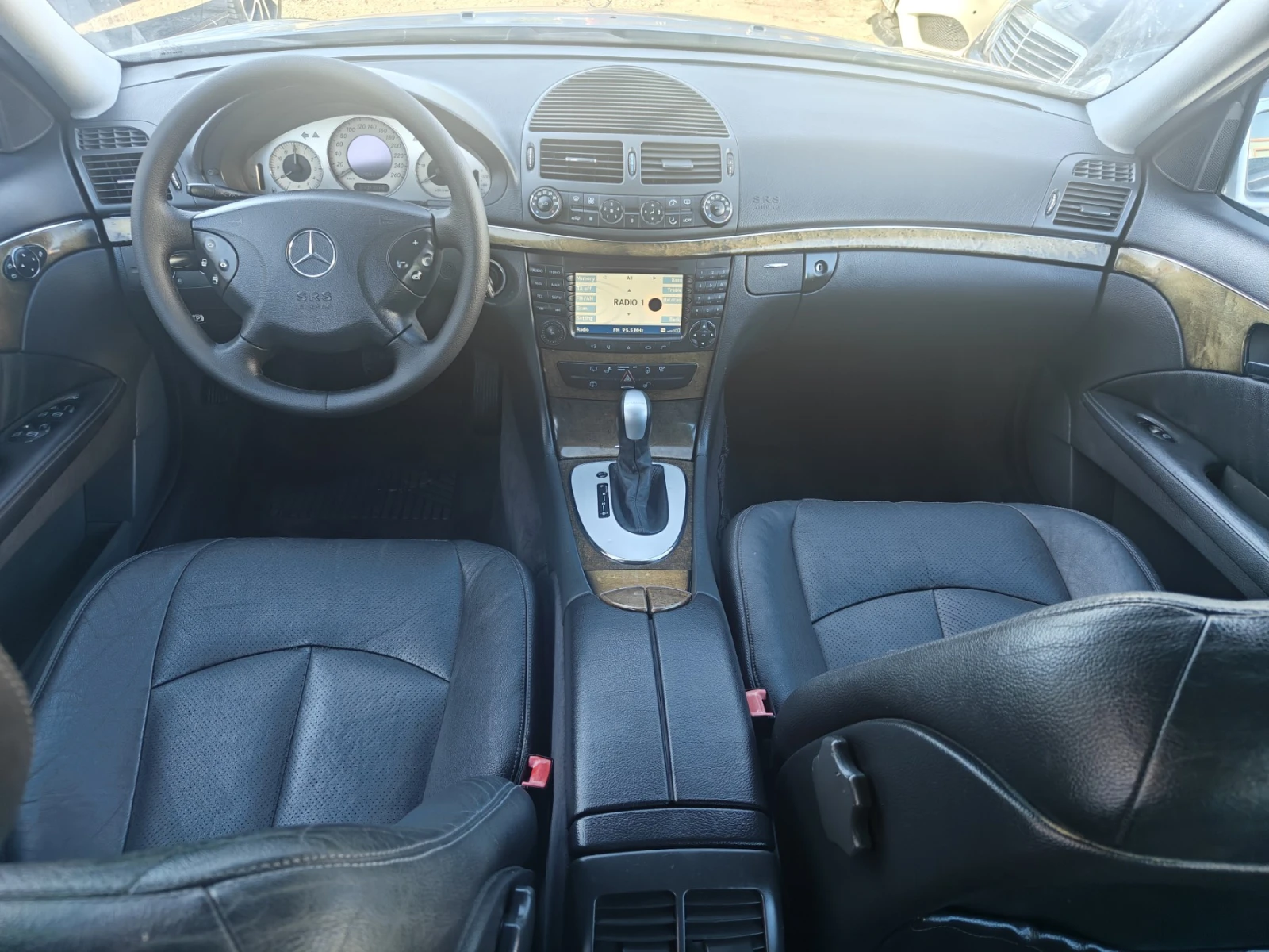 Mercedes-Benz E 270 cdi, снимка 6 - Автомобили и джипове - 54921186