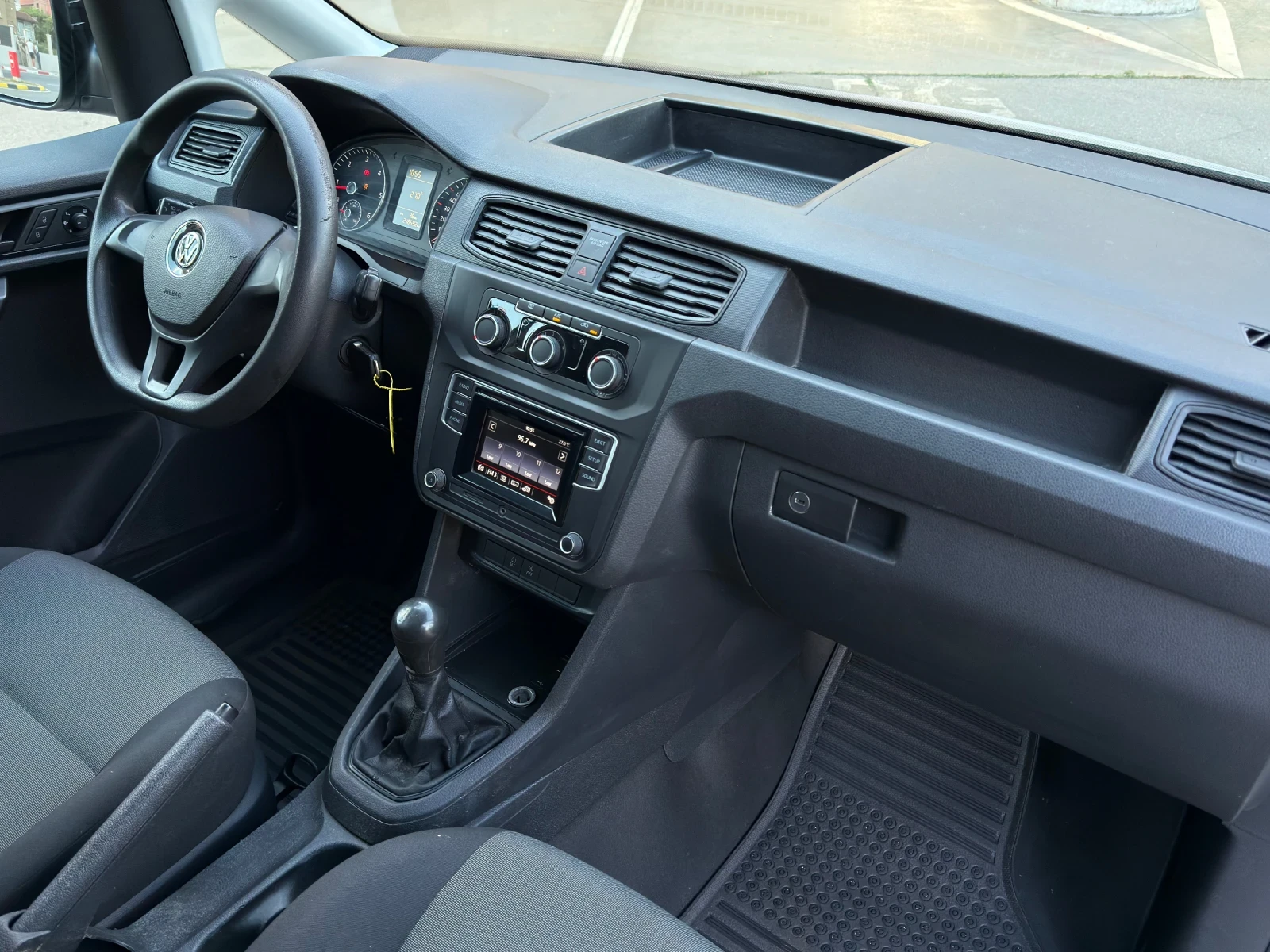 VW Caddy 2.0TDI MAXI/Климатик/EURO VI, снимка 10 - Автомобили и джипове - 55728285