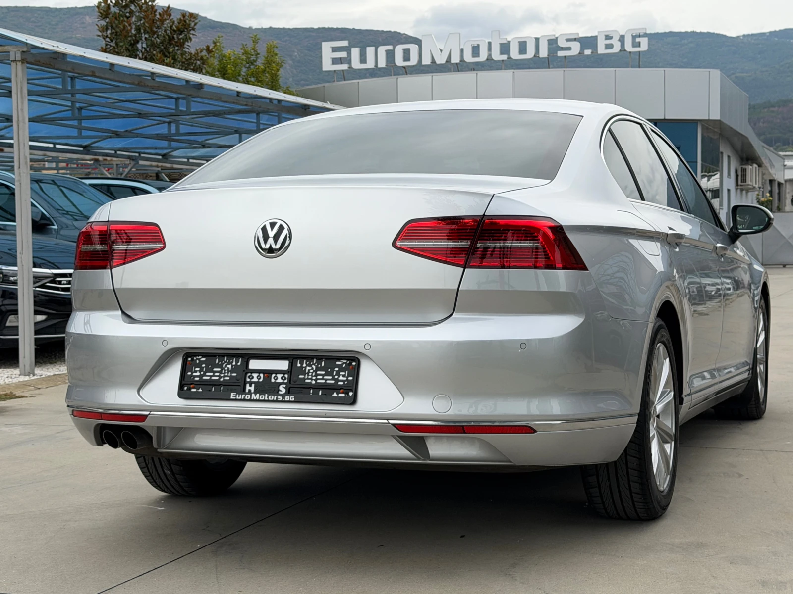VW Passat 2.0TDI-190ps, HIGHLINE-FULL SERVICE VW!!!, снимка 5 - Автомобили и джипове - 56271163