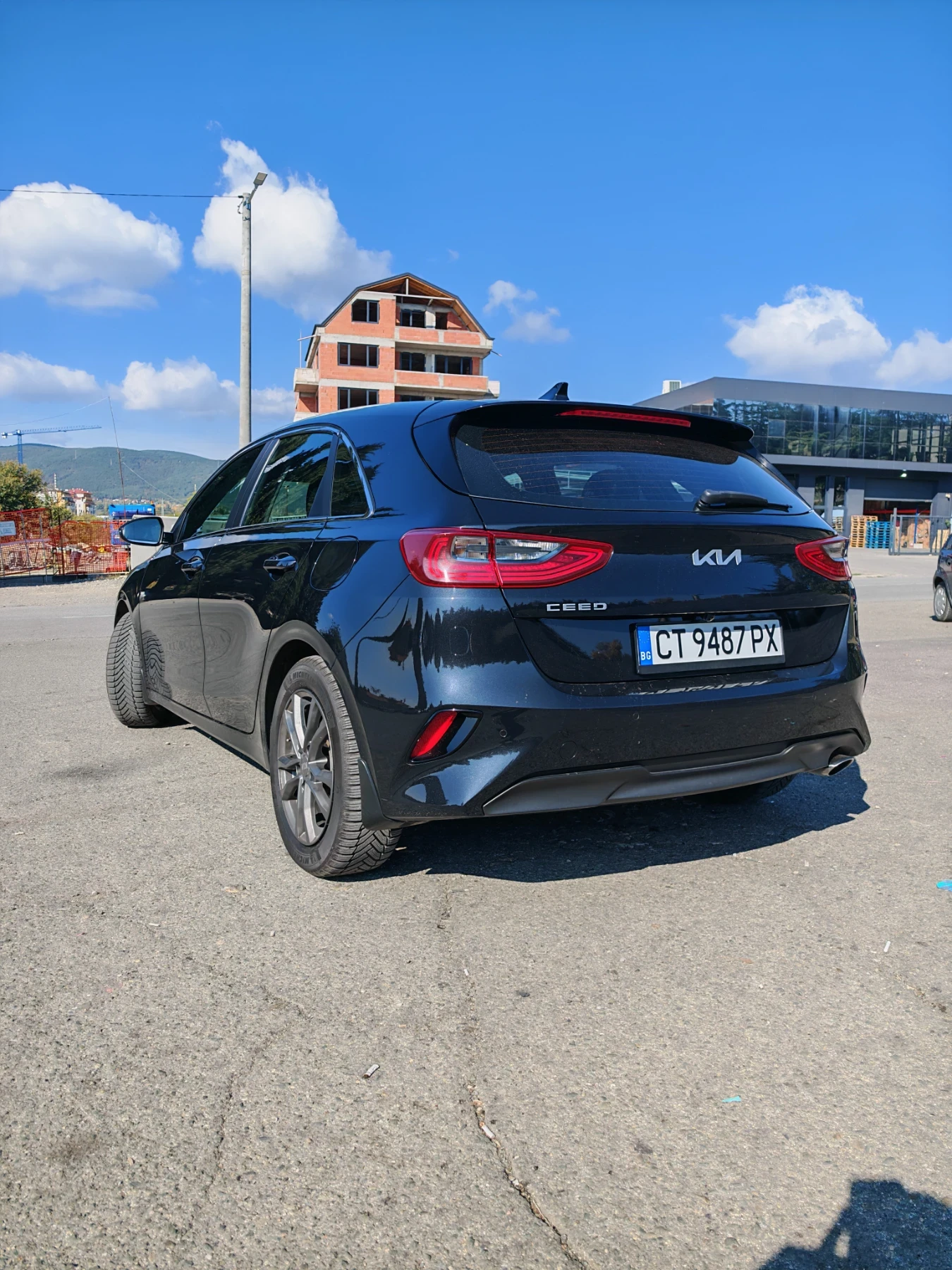 Kia Ceed 1.5, снимка 2 - Автомобили и джипове - 56655107