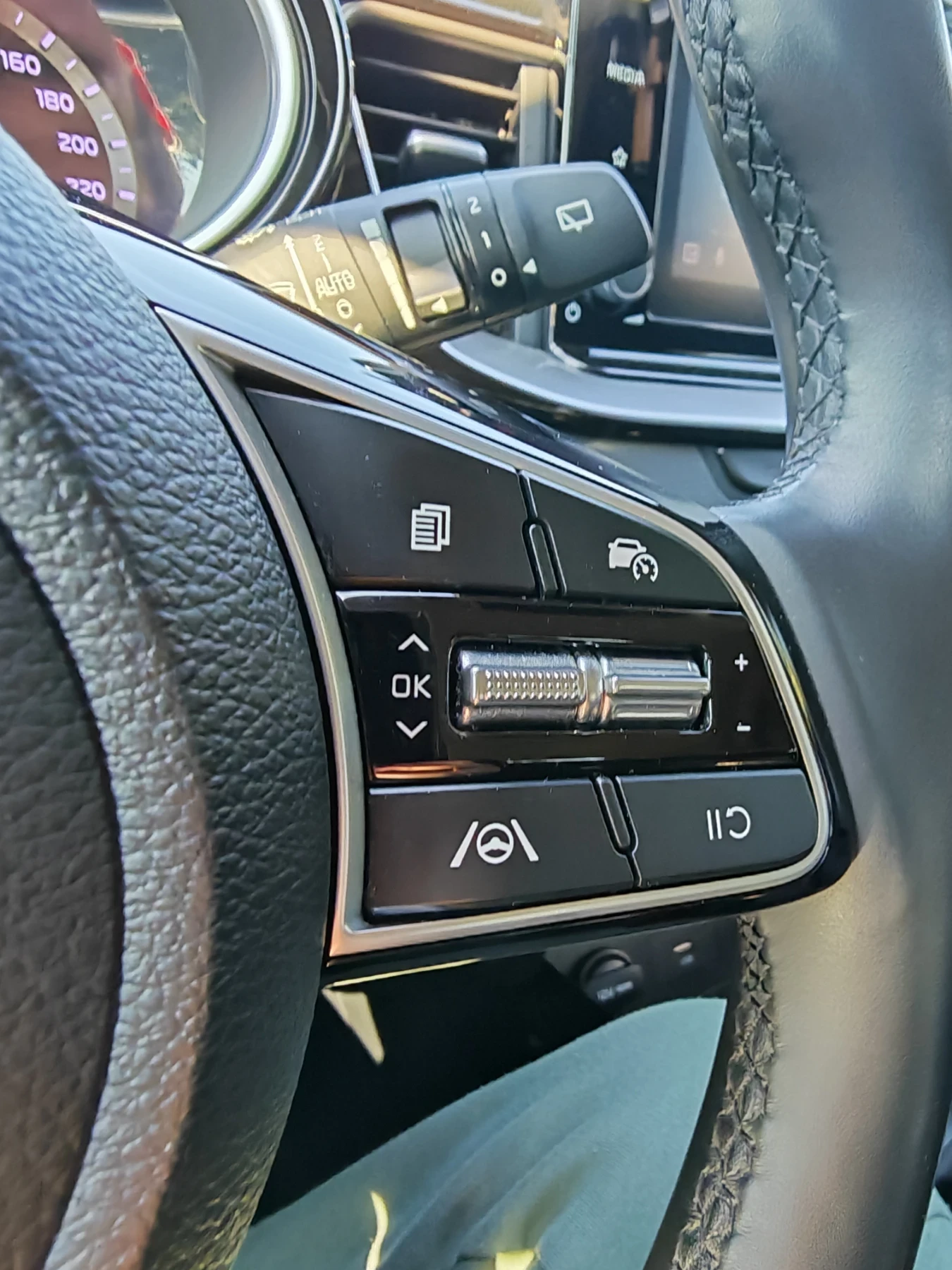Kia Ceed 1.5, снимка 10 - Автомобили и джипове - 56655107