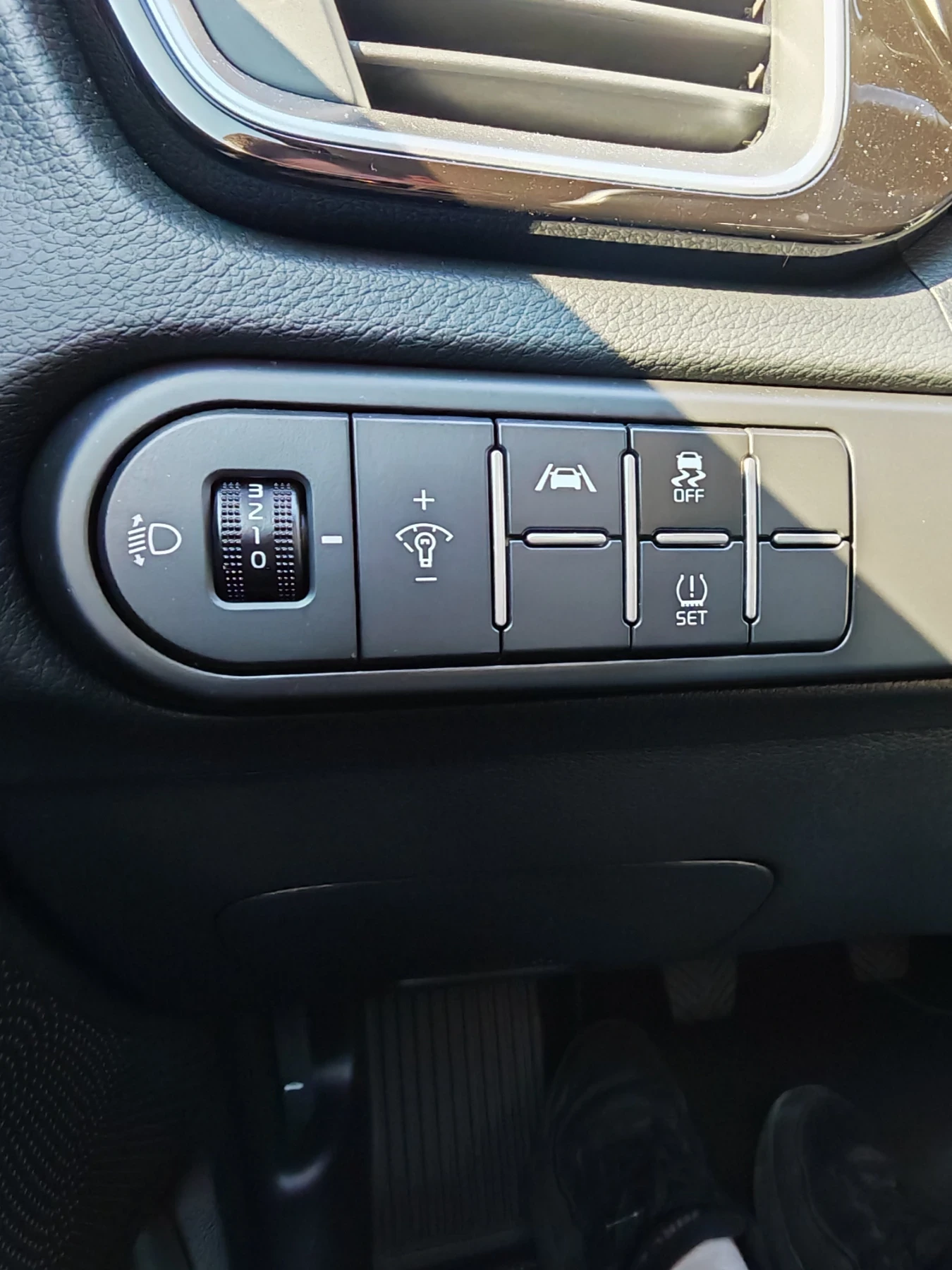 Kia Ceed 1.5, снимка 9 - Автомобили и джипове - 56655107