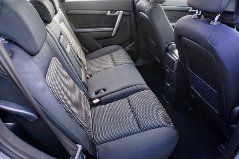 Chevrolet Captiva 2.4i GPL 16V LT, снимка 12 - Автомобили и джипове - 31239583