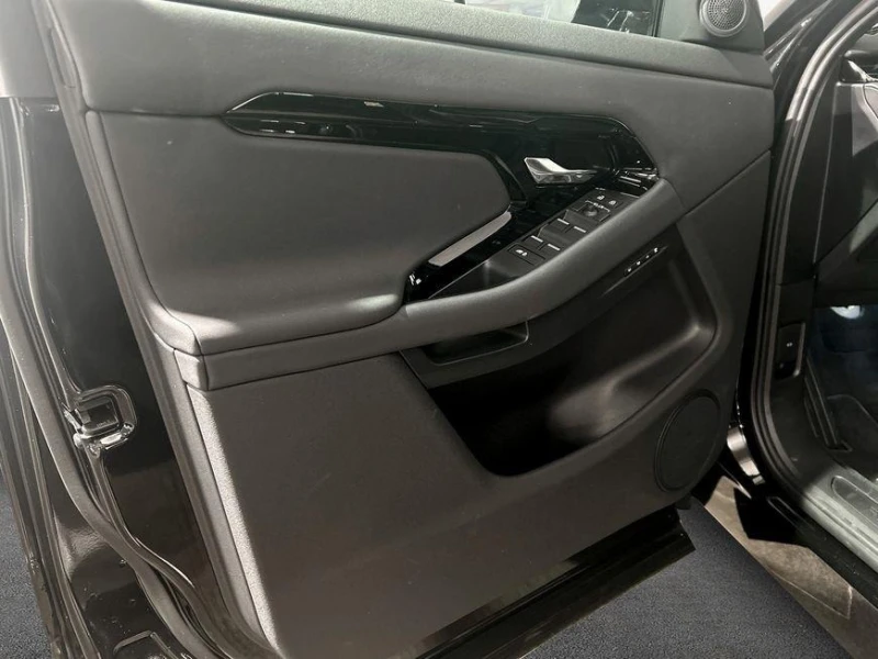 Land Rover Range Rover Evoque D165 AWD BLACK PAKET PANO CAMERA, снимка 8 - Автомобили и джипове - 51884519