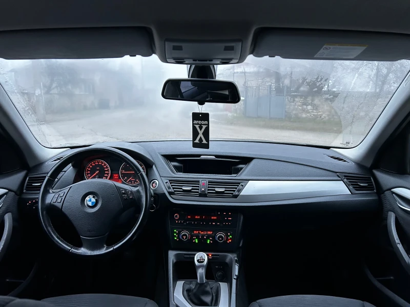 BMW X1 2.0d 143к.с.* ПОДГРЕВ* СЕРВИЗНА ИСТОРИЯ* , снимка 11 - Автомобили и джипове - 53596866
