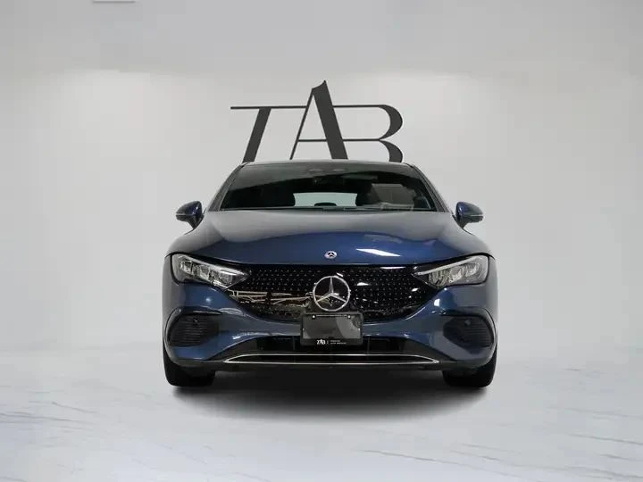 Mercedes-Benz EQE, снимка 2 - Автомобили и джипове - 56685113