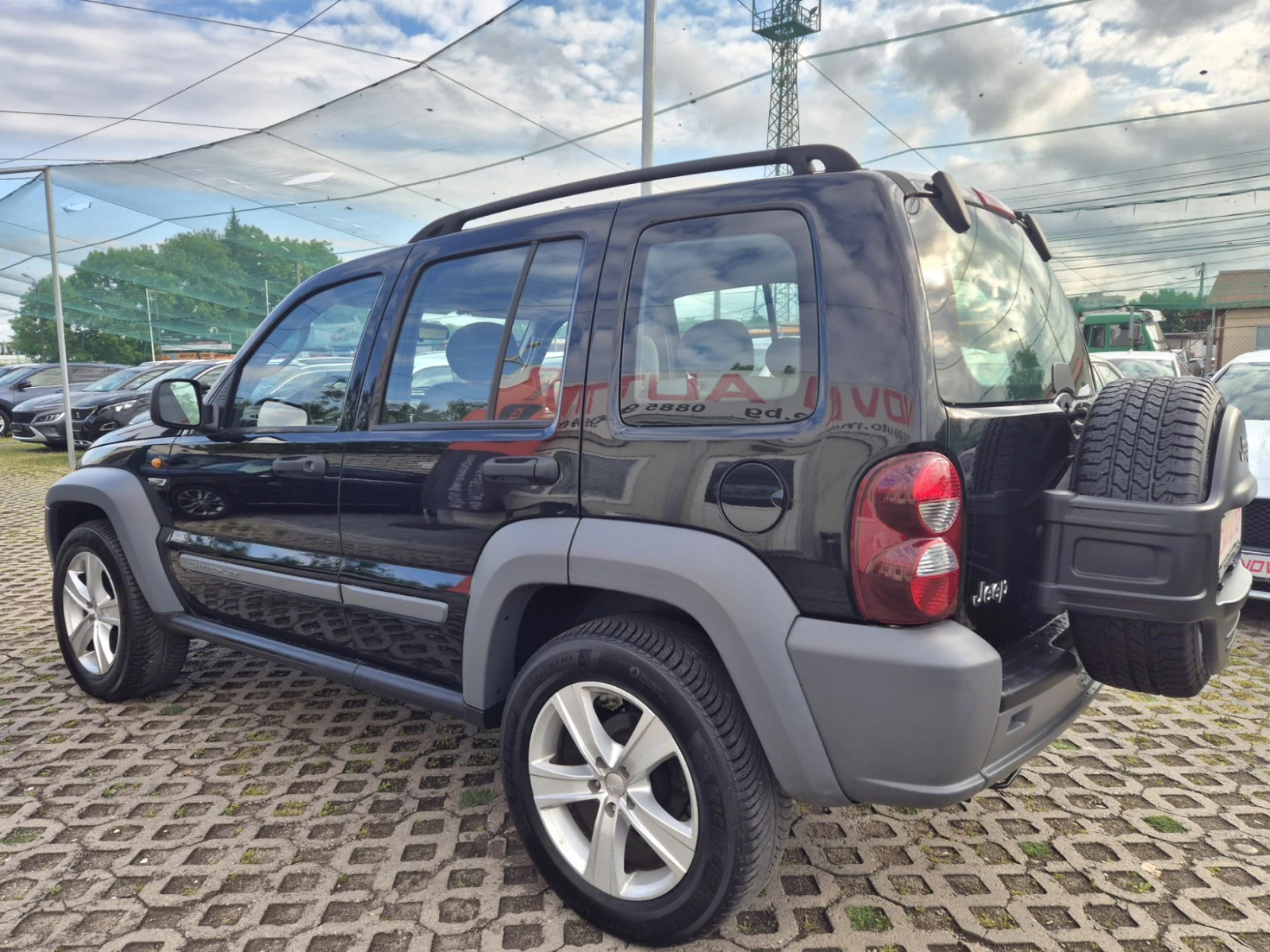 Jeep Cherokee 2.8CRDI-163кс-4X4-FACE LIFT - изображение 2