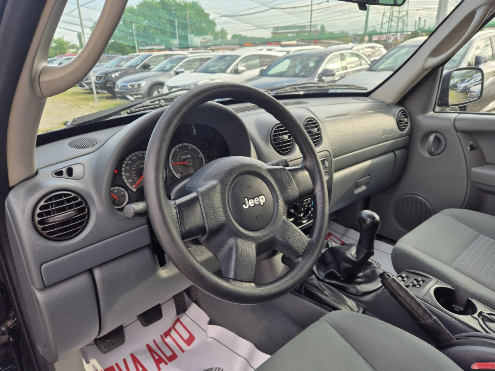 Jeep Cherokee 2.8CRDI-163кс-4X4-FACE LIFT - изображение 7