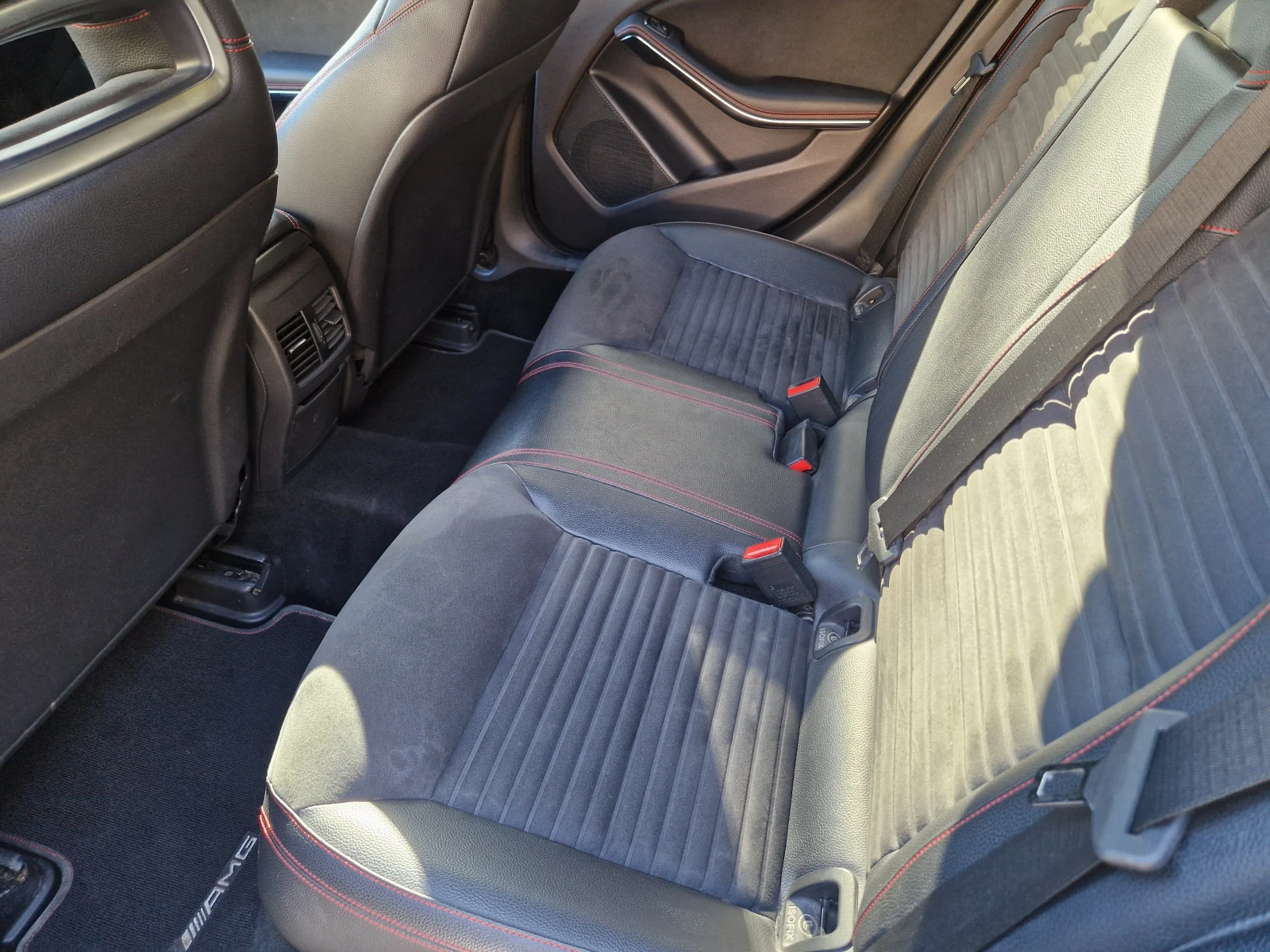 Mercedes-Benz GLA 220 2.2CDI* AMG* 4matic* NAVI* LED* KAMERA, снимка 15 - Автомобили и джипове - 53732209