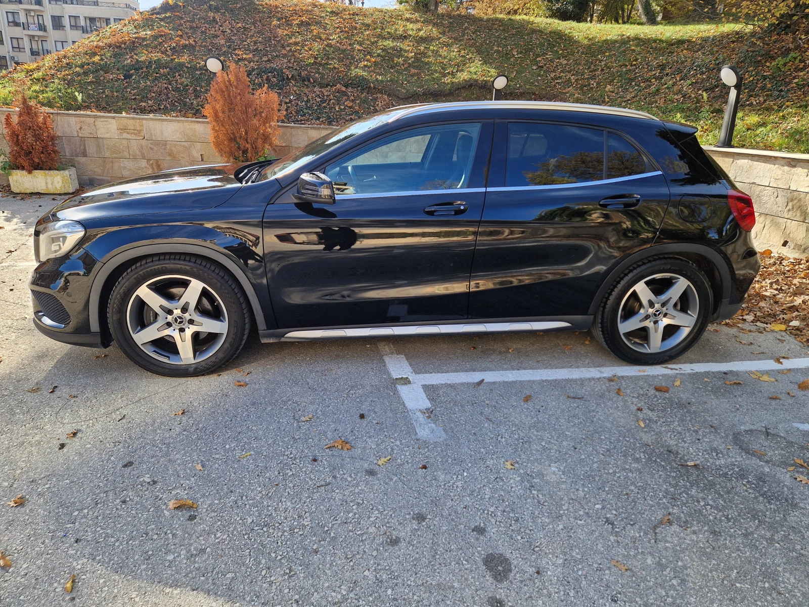 Mercedes-Benz GLA 220 2.2CDI* AMG* 4matic* NAVI* LED* KAMERA, снимка 4 - Автомобили и джипове - 53732209