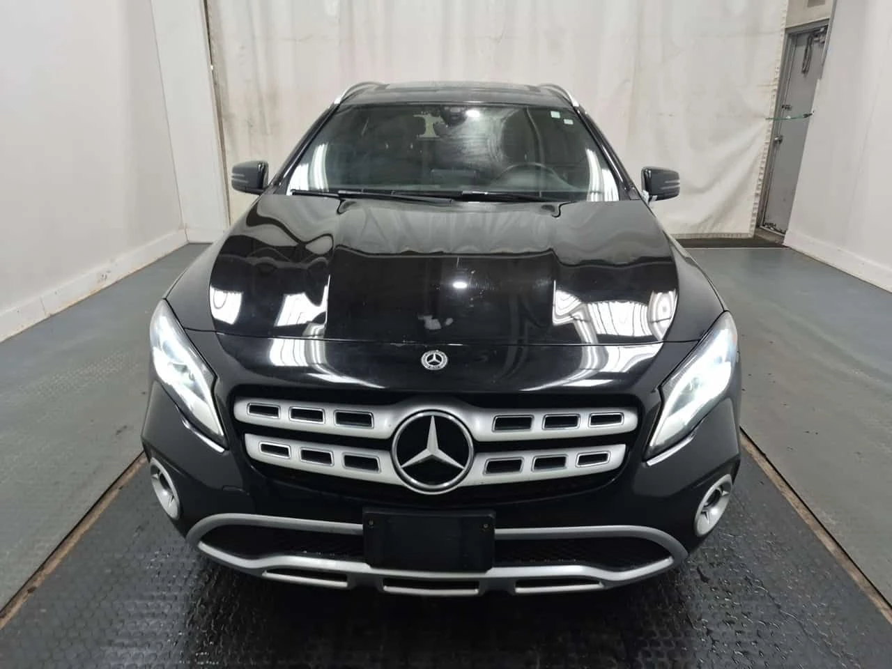 Mercedes-Benz GLA * 250 * * ПАНОРАМА* * КАМЕРА ЗА ЗАДНО ВИЖДАНЕ* , снимка 5 - Автомобили и джипове - 53976222