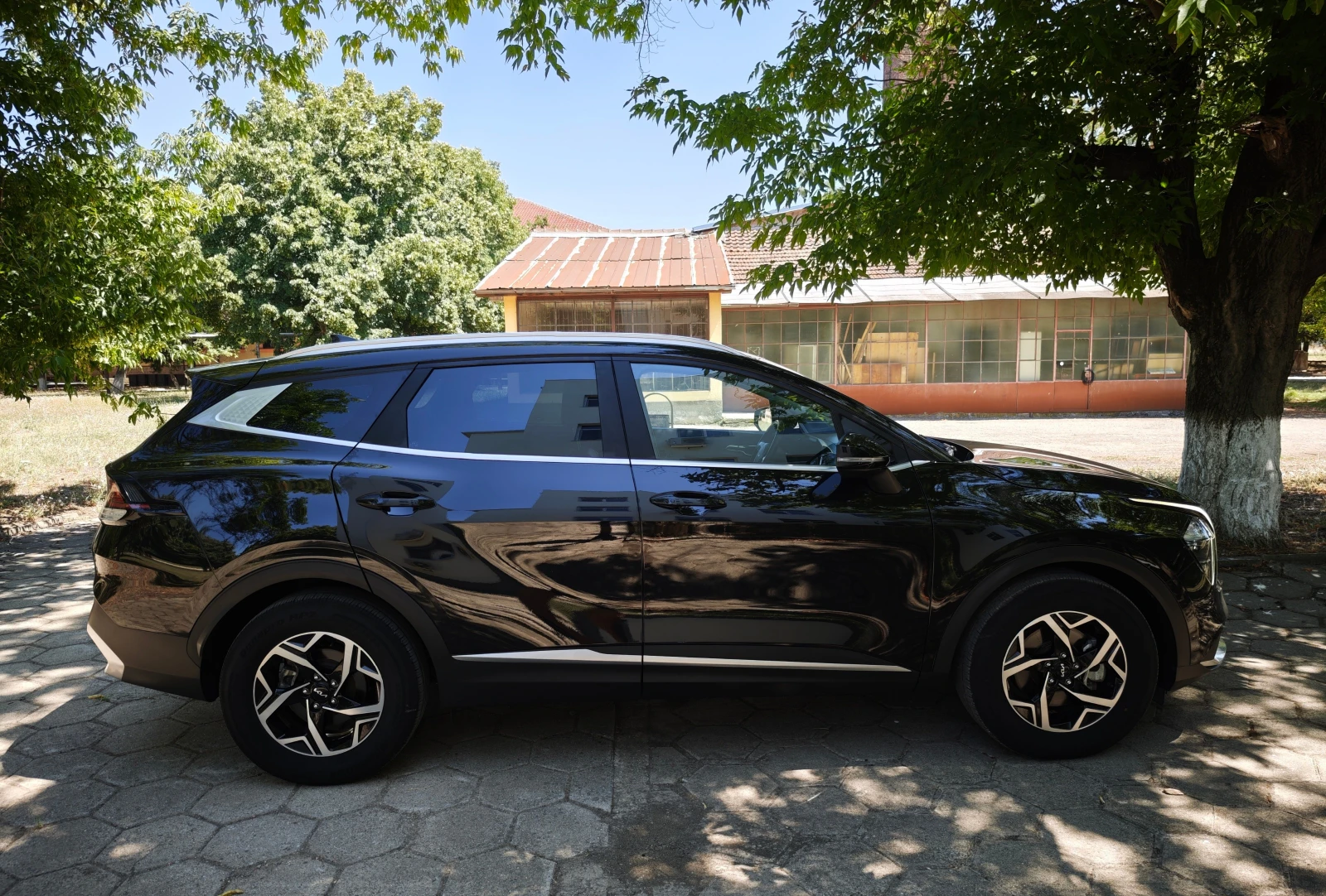 Kia Sportage 2.0 CRDI, снимка 3 - Автомобили и джипове - 55292594