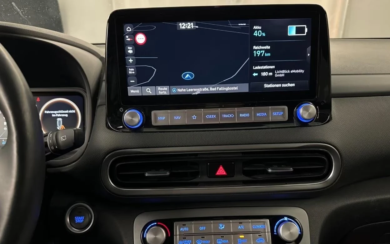 Hyundai Kona 204HP/64kWh/NAVI/ACC/CAM/ТЕРМОПОМПА/SOH-97%, снимка 10 - Автомобили и джипове - 54914236
