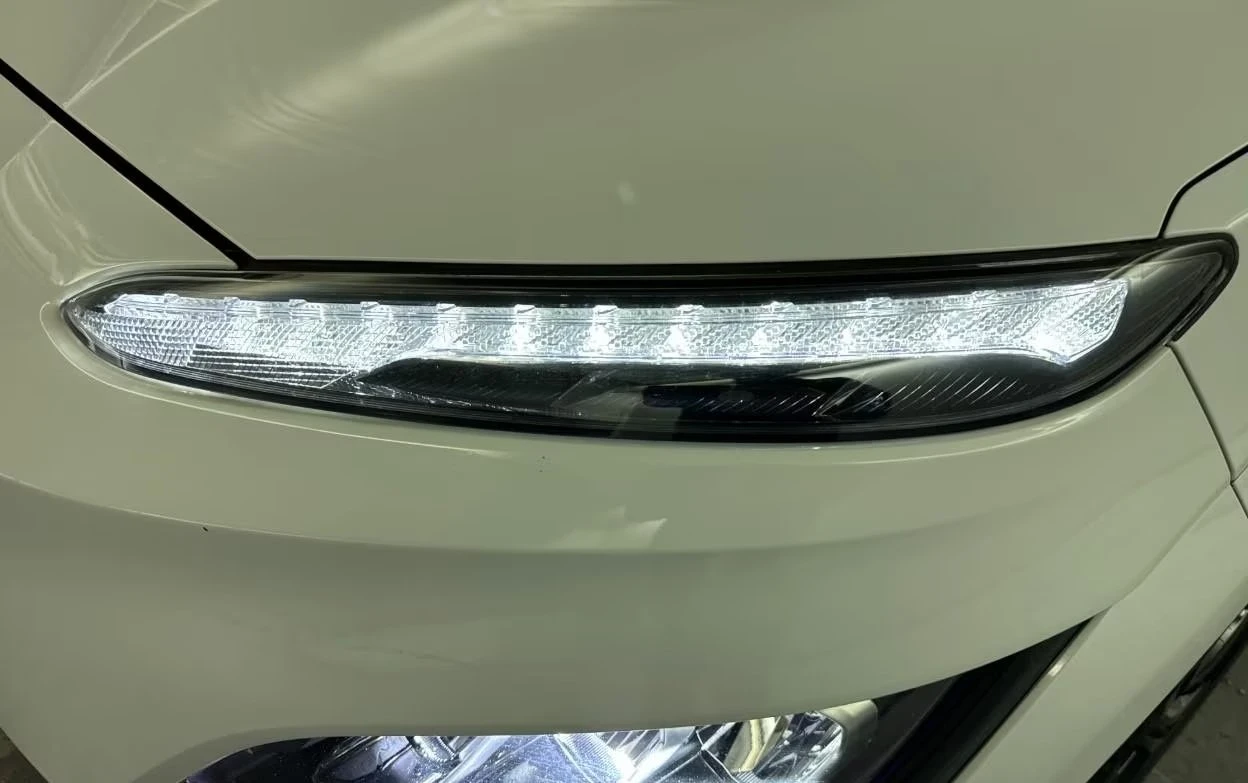 Hyundai Kona 204HP/64kWh/NAVI/ACC/CAM/ТЕРМОПОМПА/SOH-97%, снимка 5 - Автомобили и джипове - 54914236