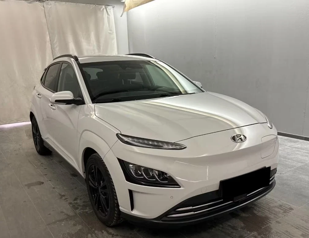 Hyundai Kona 204HP/64kWh/NAVI/ACC/CAM/ТЕРМОПОМПА/SOH-97%, снимка 4 - Автомобили и джипове - 54914236
