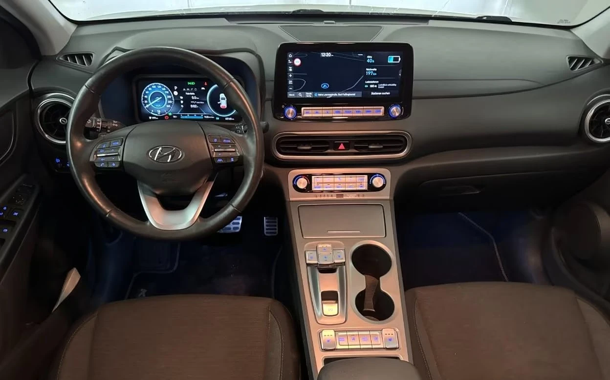 Hyundai Kona 204HP/64kWh/NAVI/ACC/CAM/ТЕРМОПОМПА/SOH-97%, снимка 9 - Автомобили и джипове - 54914236