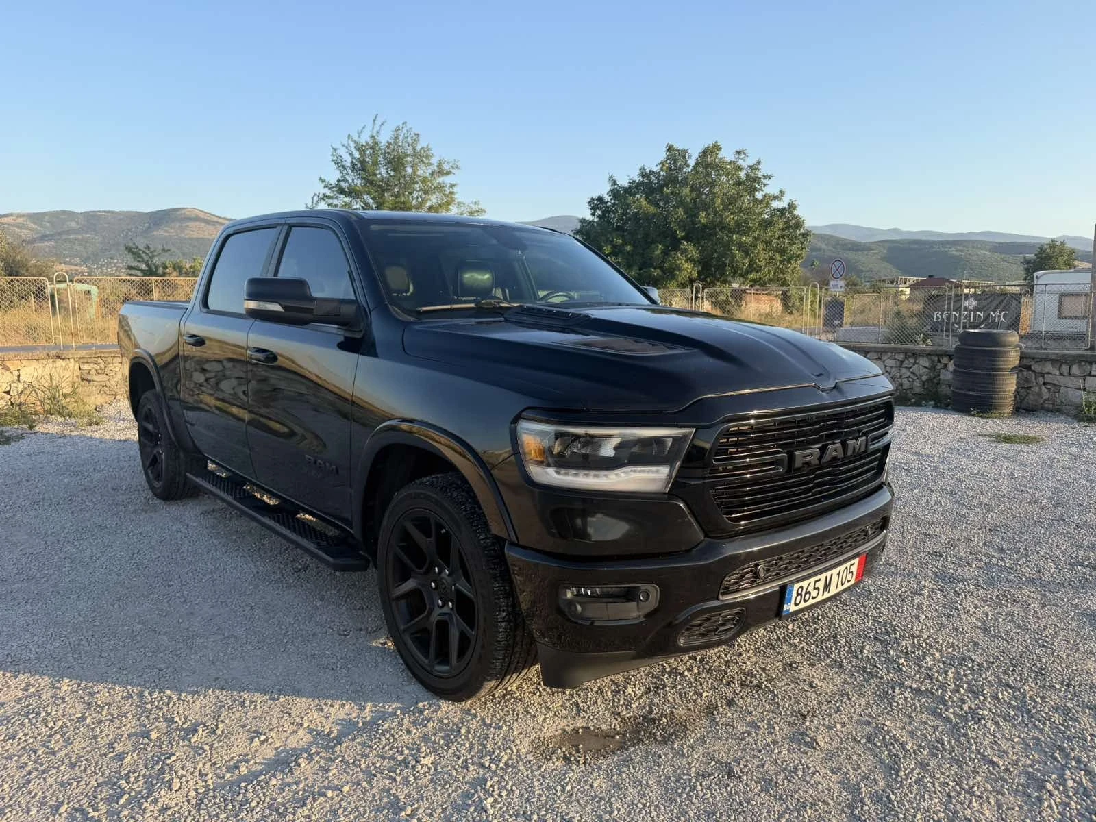Dodge RAM 1500 Laramie, Газ, снимка 3 - Автомобили и джипове - 55691027