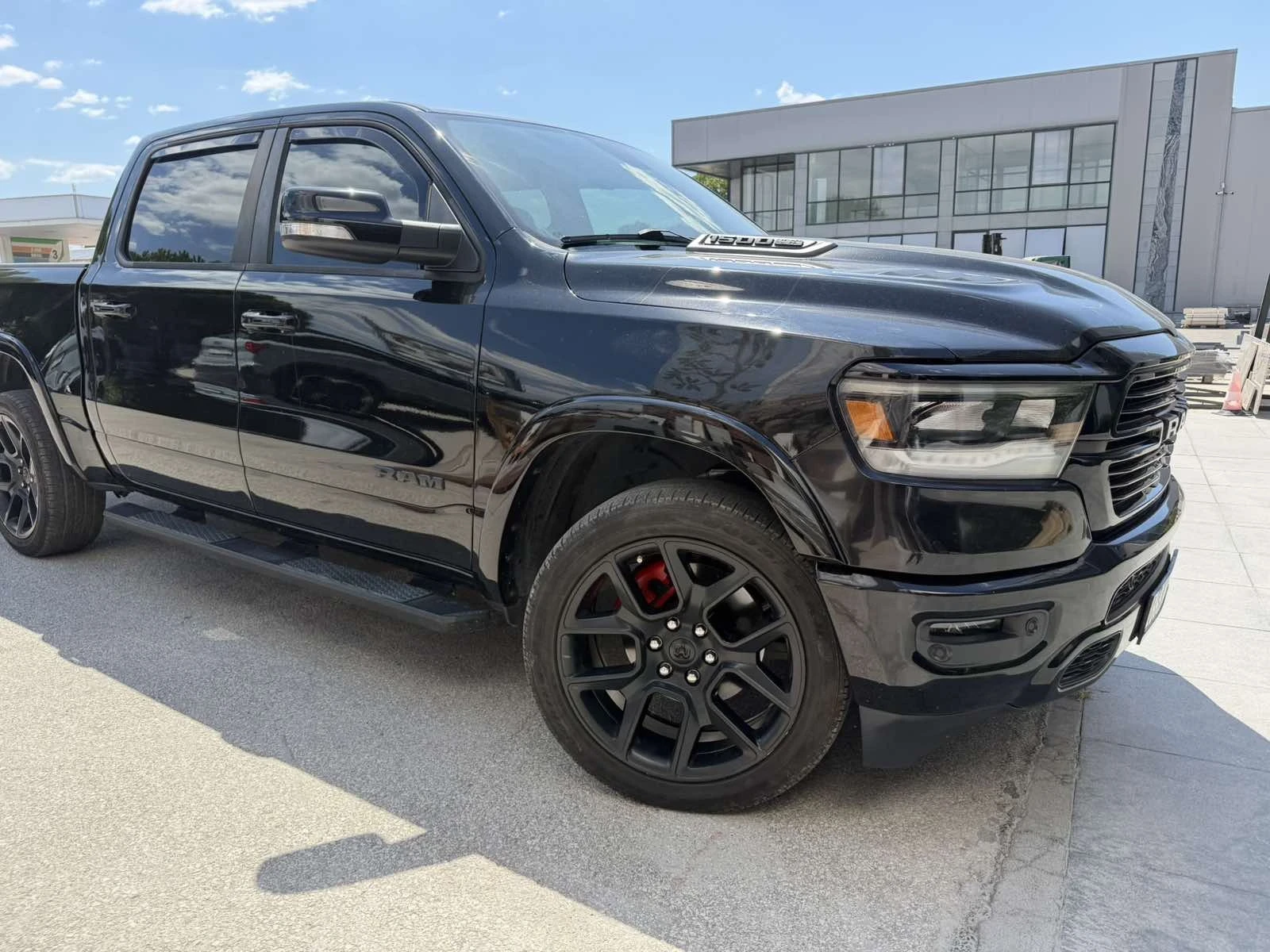 Dodge RAM 1500 Laramie, Газ, снимка 5 - Автомобили и джипове - 55691027