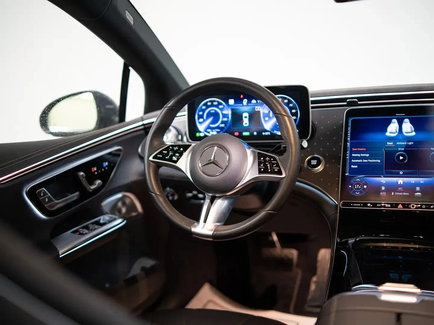 Mercedes-Benz EQE, снимка 12 - Автомобили и джипове - 56685113