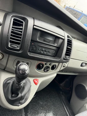 Renault Trafic 2.0тди 136к.с климатроник , снимка 10