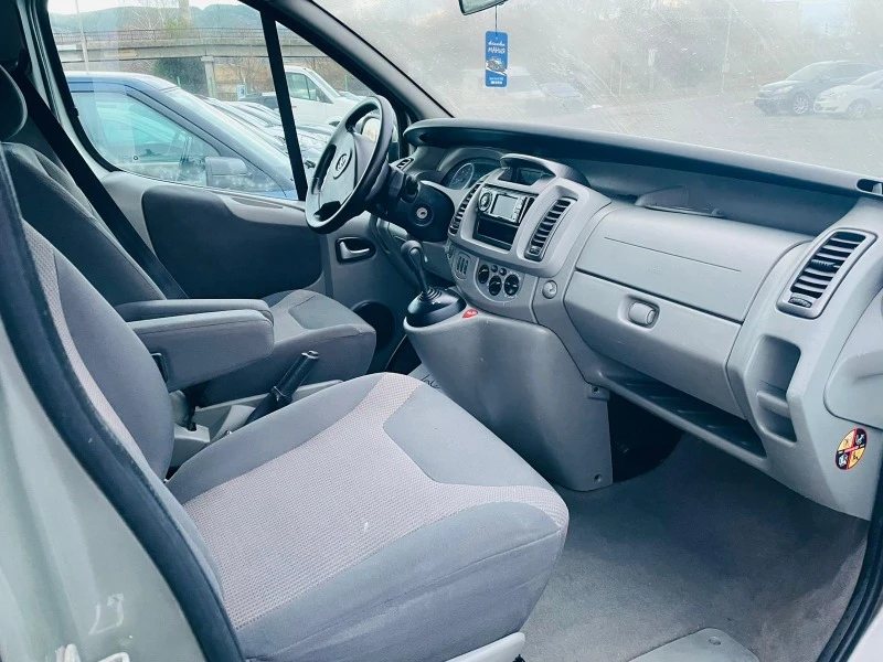 Opel Vivaro 2.5CDTI-АВТОМАТ КЛИМАТИК, снимка 9 - Бусове и автобуси - 47449373