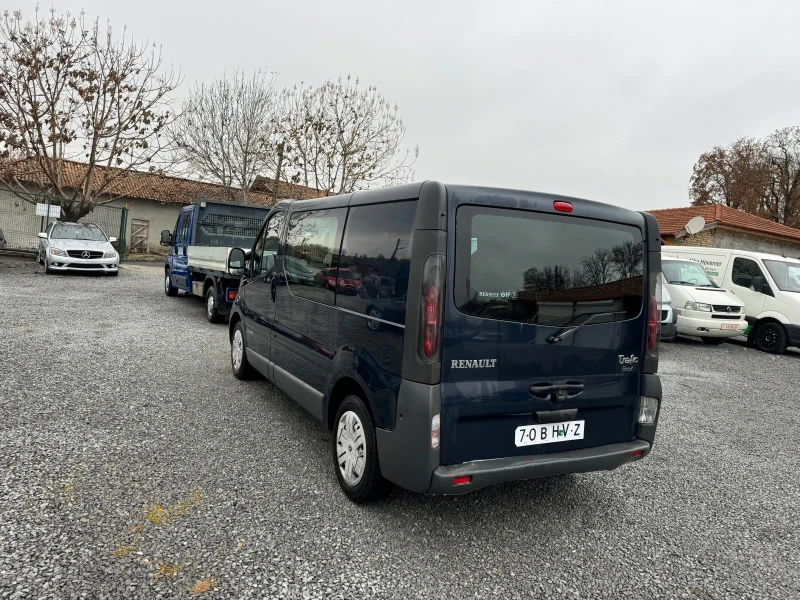 Renault Trafic 2.0тди 136к.с климатроник , снимка 4 - Бусове и автобуси - 47668714