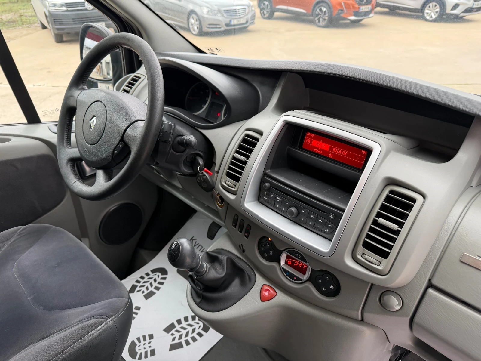 Renault Trafic 2.0DCI L2 Климатроник* 9-места* 6 скорости*  - изображение 7