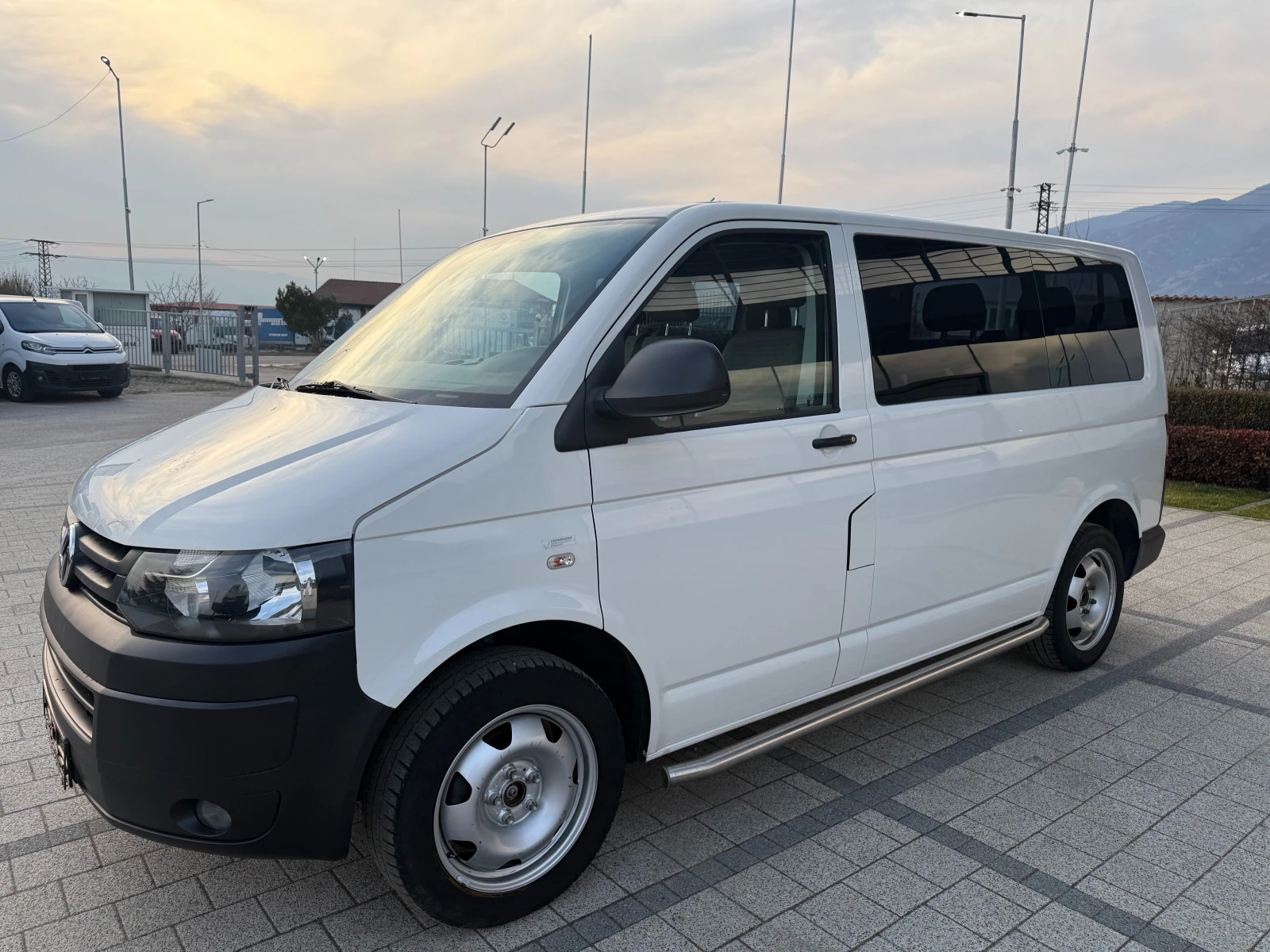 VW T5 2.0TDI 9-местен 2хКлима, снимка 3 - Бусове и автобуси - 53710800