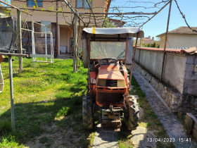Трактор Kubota, снимка 1 - Селскостопанска техника - 44821039