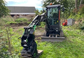 Багер Volvo ECR25D, снимка 5