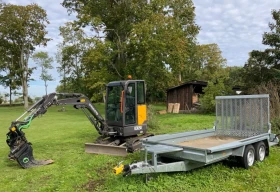 Багер Volvo ECR25D