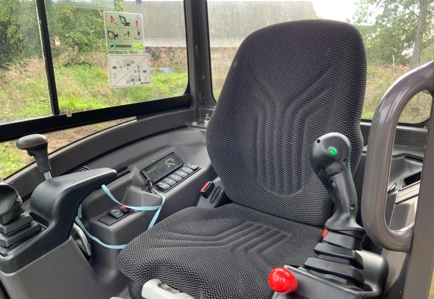 Багер Volvo ECR25D, снимка 11 - Индустриална техника - 54916310