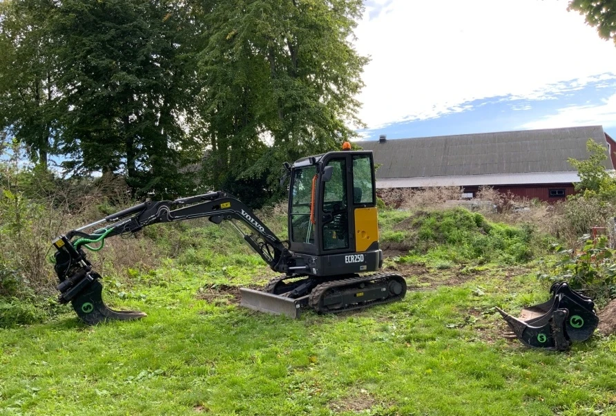 Багер Volvo ECR25D, снимка 2 - Индустриална техника - 54916310