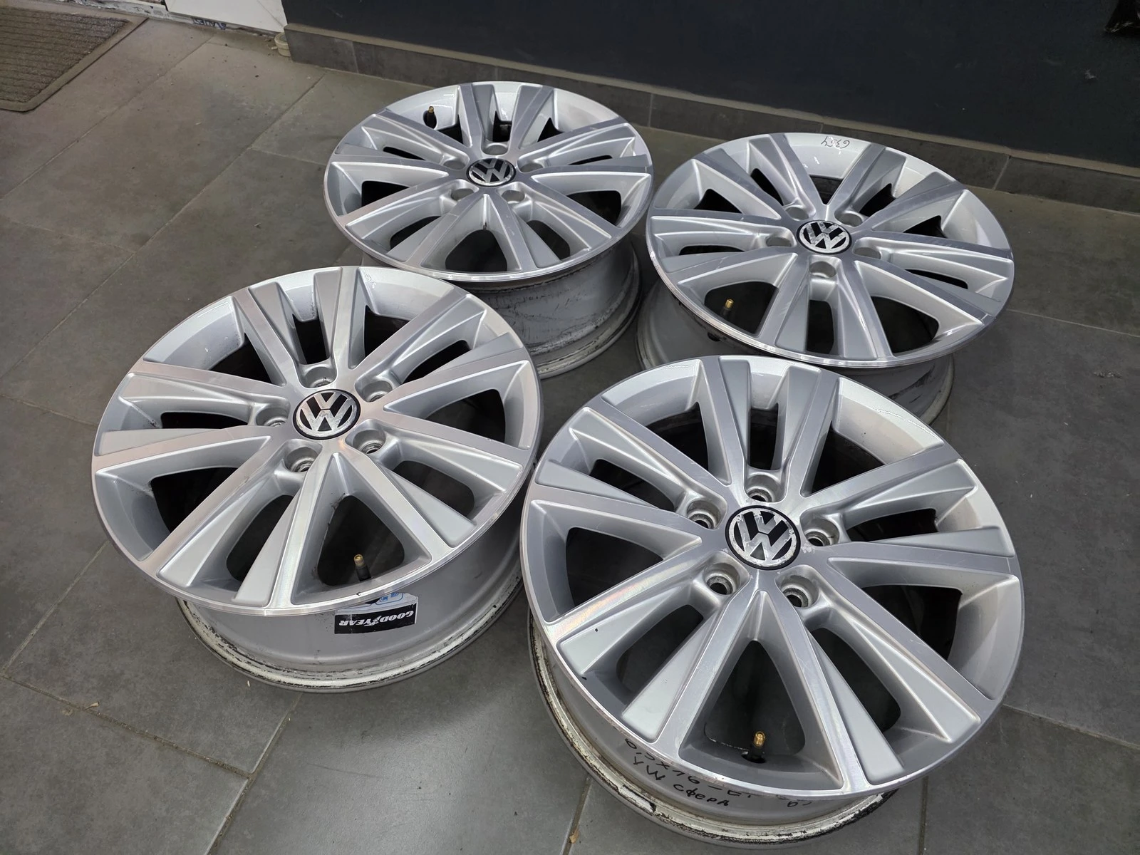 Джанти за VW, снимка 4 - Гуми и джанти - 56729924