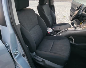 Toyota Auris 1.6 VVTI Евро 5 Автоматик Навигация Климатроник, снимка 8
