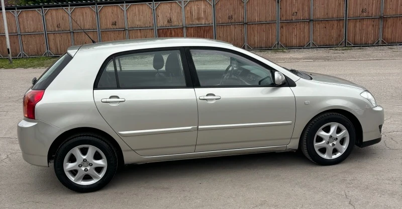 Toyota Corolla 2.0 D-4D, снимка 8 - Автомобили и джипове - 45870158