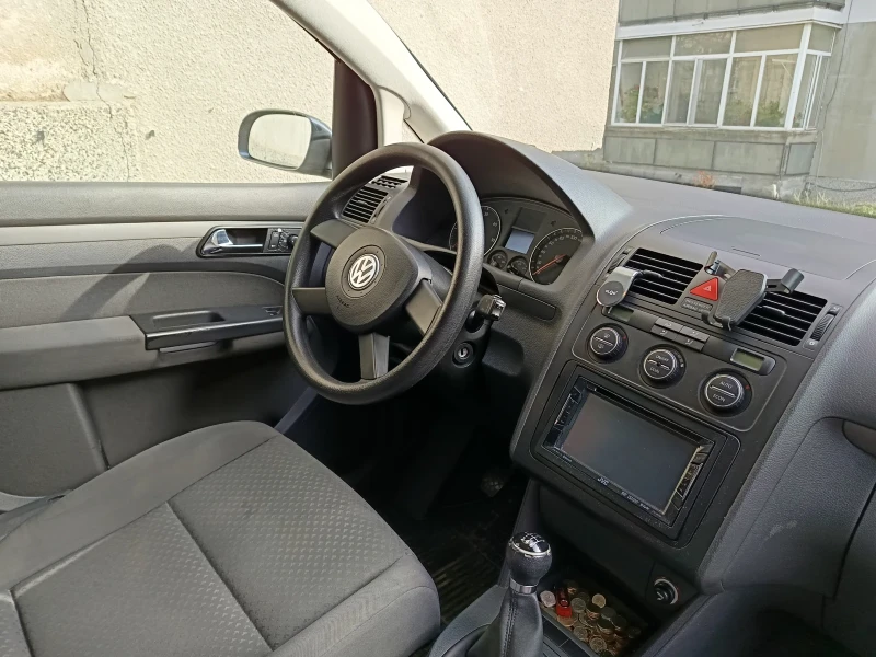 VW Touran 1.9, снимка 9 - Автомобили и джипове - 48360142