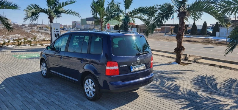 VW Touran, снимка 3 - Автомобили и джипове - 49350581