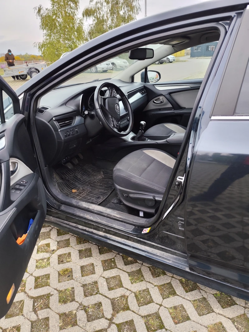 Toyota Avensis, снимка 5 - Автомобили и джипове - 52517073