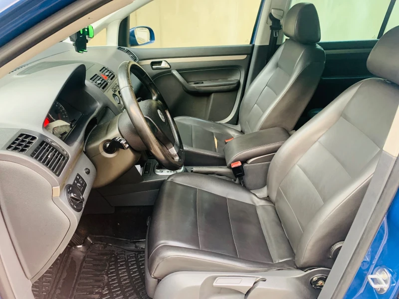 VW Touran 1.9 DSG, снимка 9 - Автомобили и джипове - 53432855
