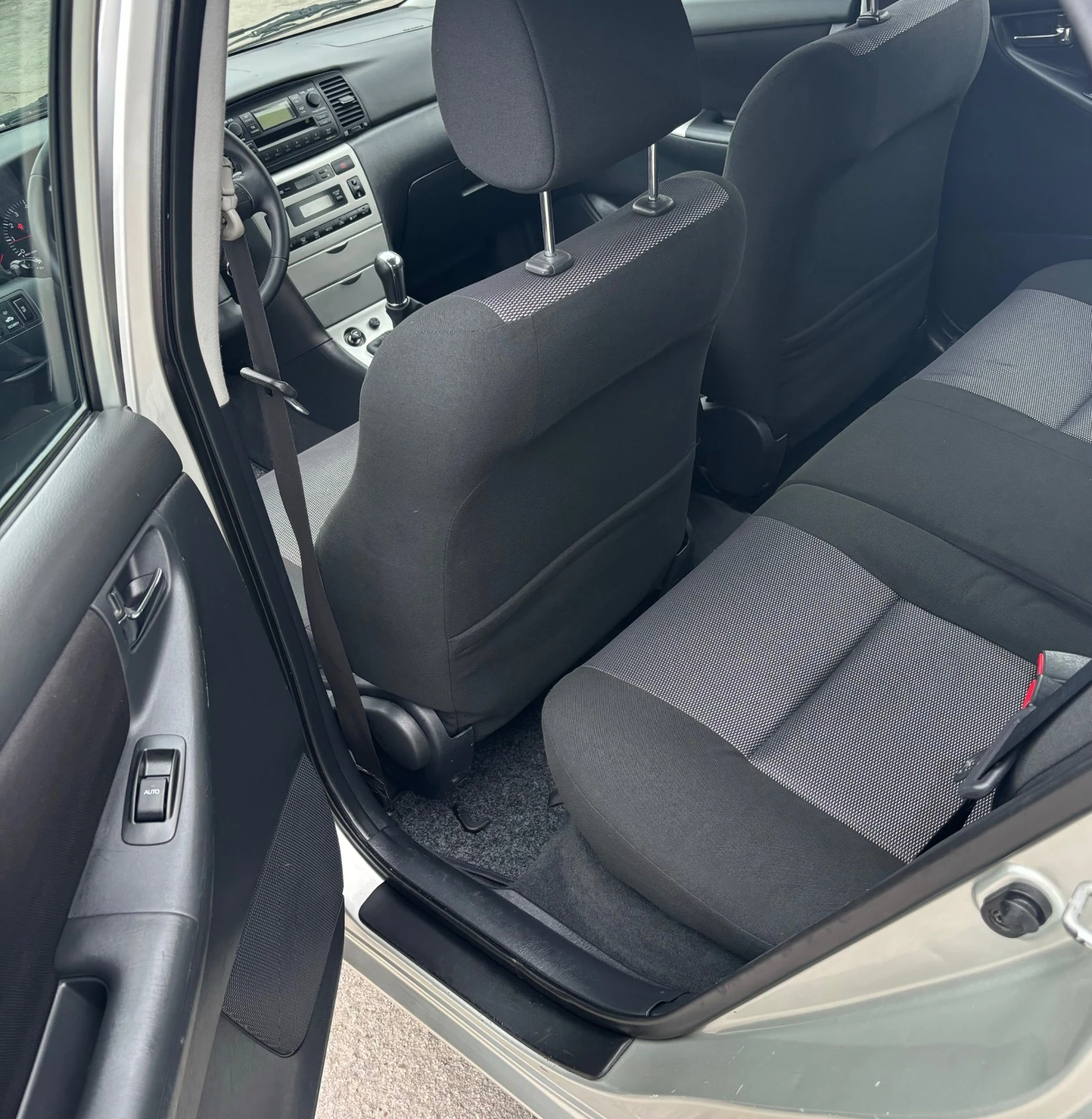Toyota Corolla 2.0 D-4D | Mobile.bg — изображение 12