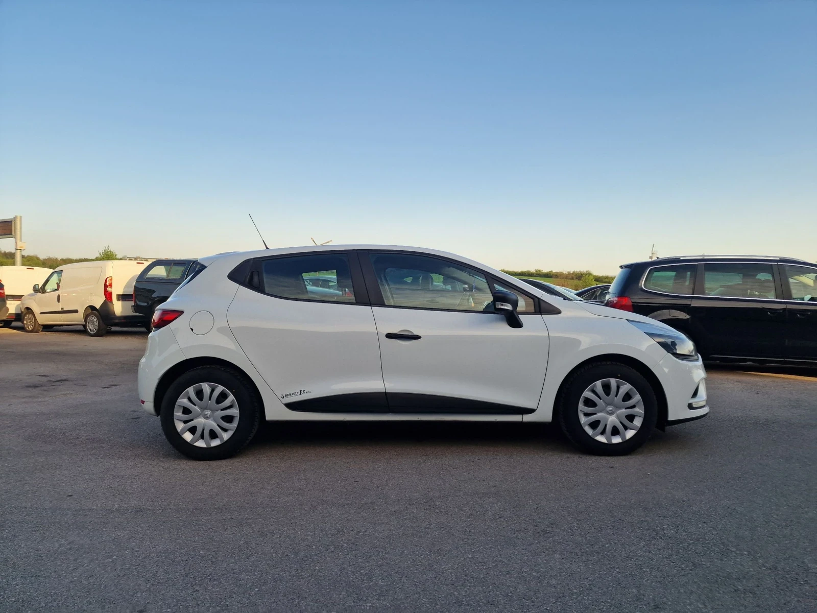Renault Clio 0.9TCE EVRO 6C - изображение 8