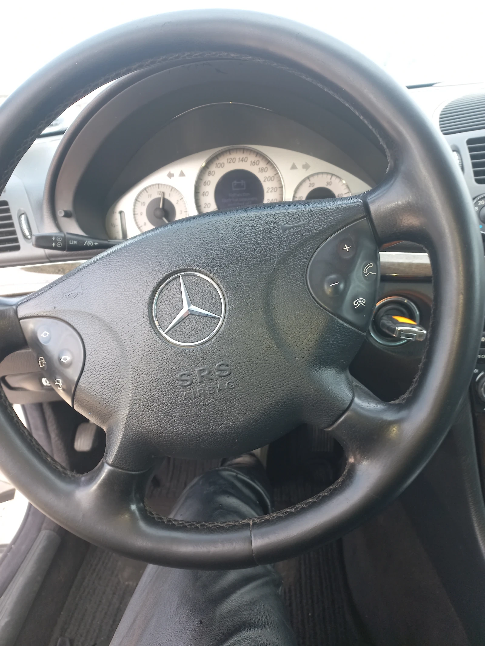 Mercedes-Benz E 220 2, 2 CDI  KOJA  AVTOMAT - изображение 7
